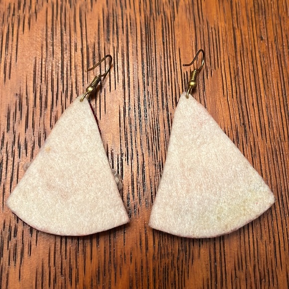 Holiday Beaded Christmas Santa Claus Earrings , red, white and black - Picture 3 of 3